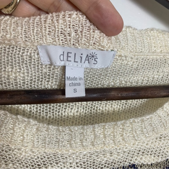 dELiA's Aztec Print Lightweight Sweater Size S - Picture 4 of 10